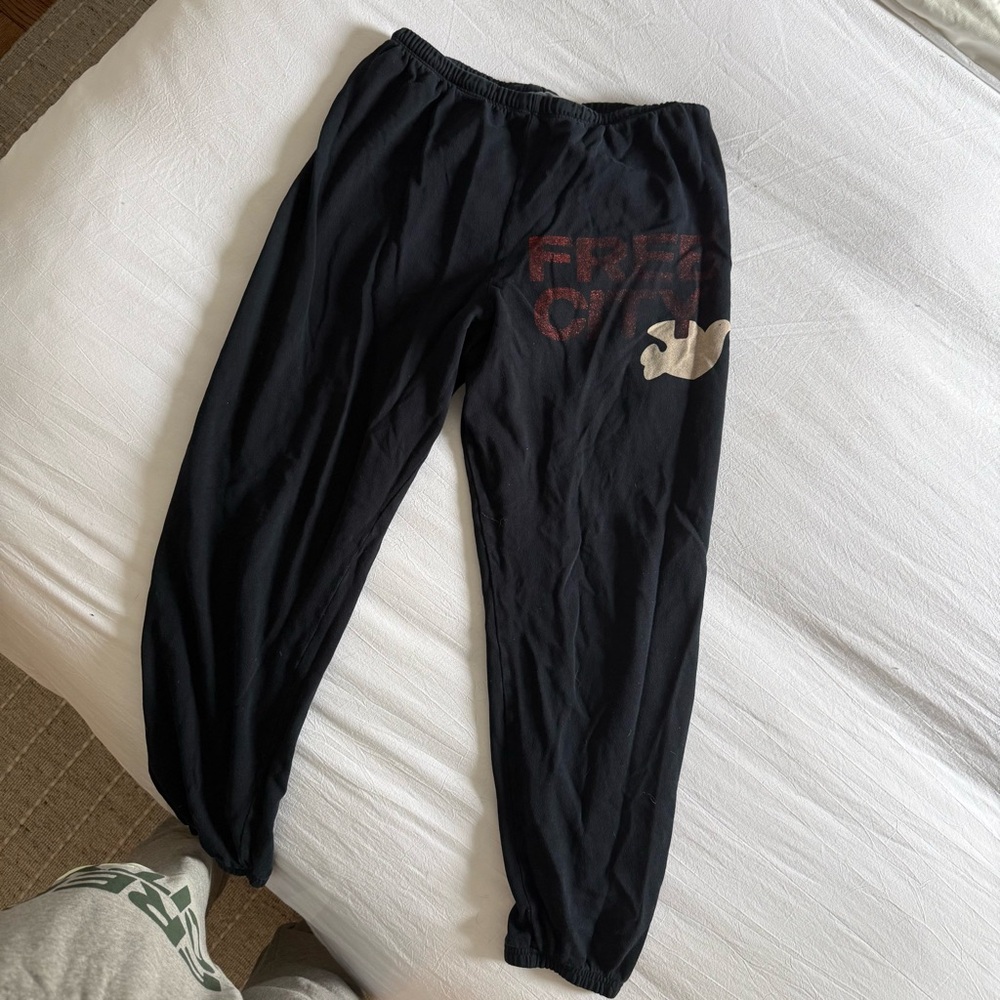 FreeCity Sweats!!